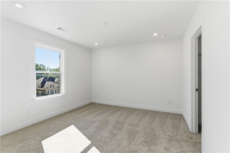 Spacious, unfurnished interior of a new home in The Estates at Hurricane Pointe, Douglasville (Image 37).