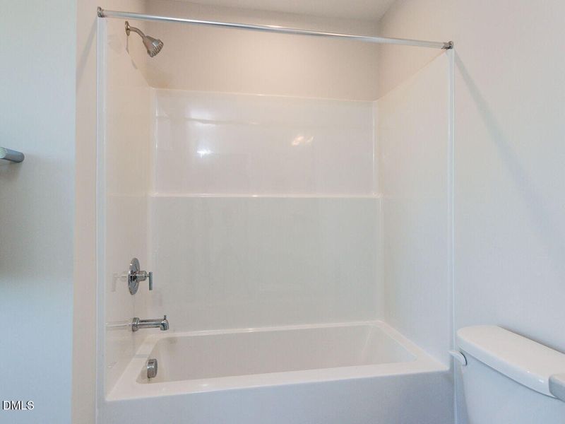 027-1280x960-bathroom