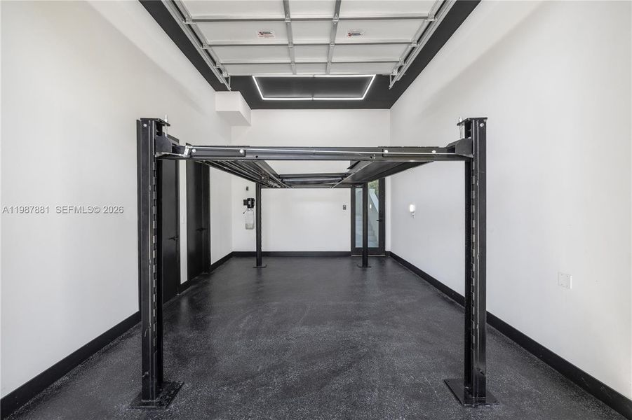 Spacious, unfurnished interior of a new home in , Miami (Image 26).