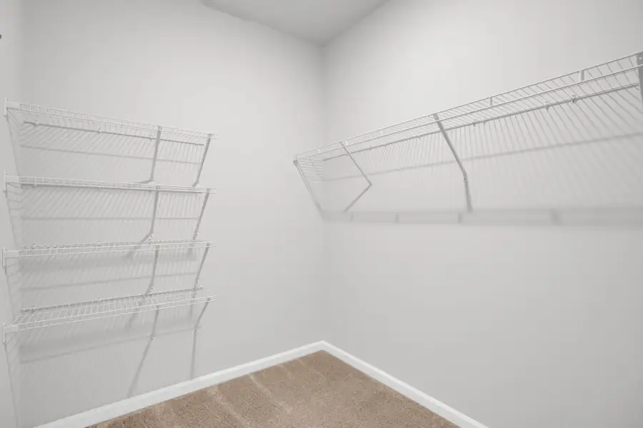 Spacious, unfurnished interior of a new home in Carriage Estates, Lexington (Image 13).