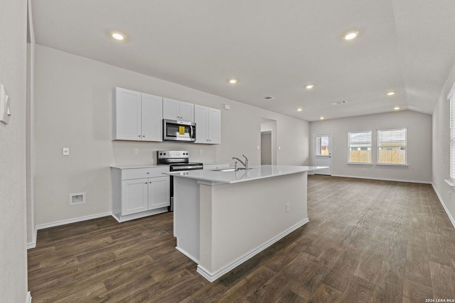 Furnished interior view inside a new home in Winding Creek, New Braunfels (Image 6).
