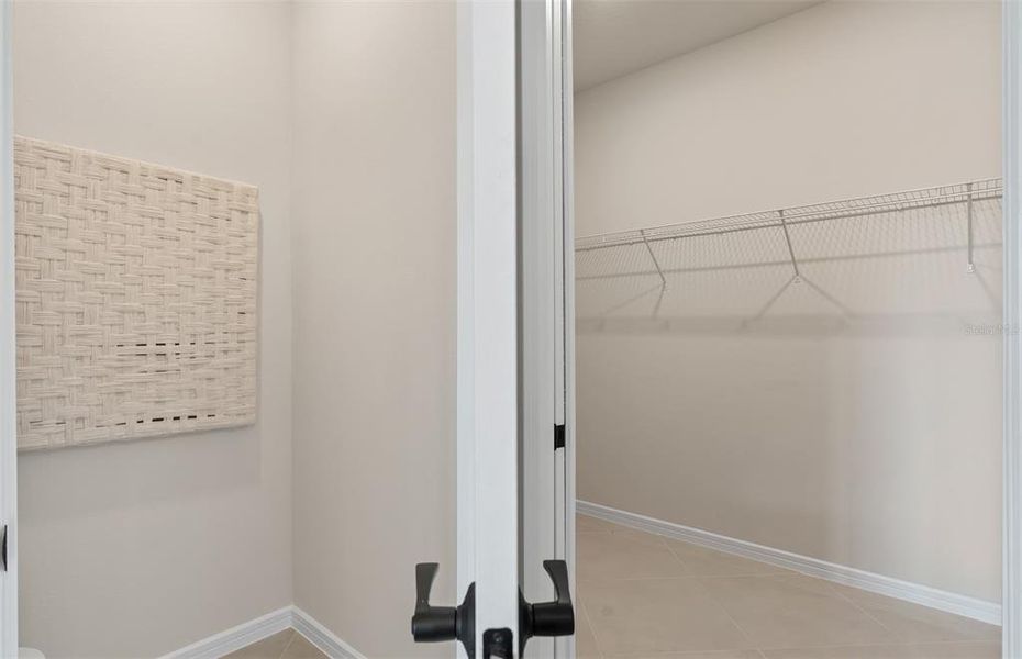 Spacious, unfurnished interior of a new home in Del Webb at Viera, Melbourne (Image 19).