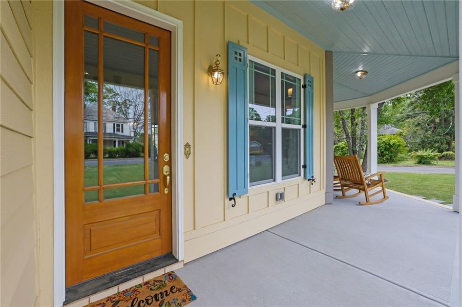 Exterior details and patio area of a home in , Austell (Image 24).