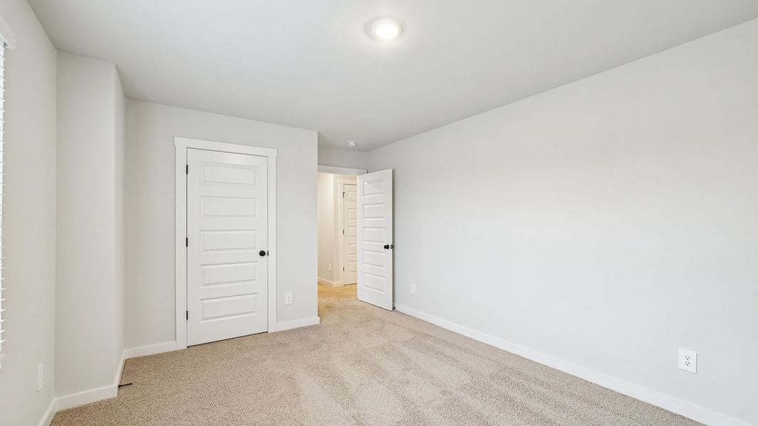 Spacious, unfurnished interior of a new home in Harvest Point, Spring Hill (Image 49).