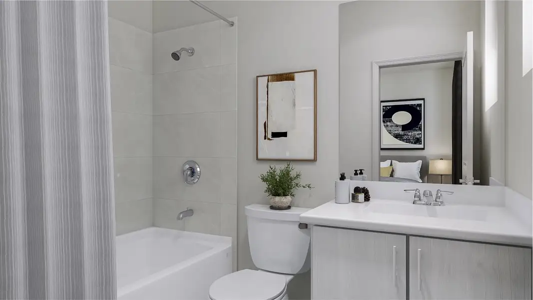 1331 Azure Bath2 F2