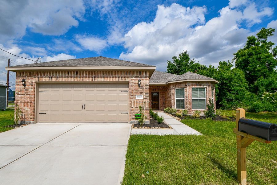Front exterior of a new home in , Houston, TX, highlighting curb appeal (Image 21). Front exterior of a new home in , Houston, TX, highlighting curb appeal (Image 21).