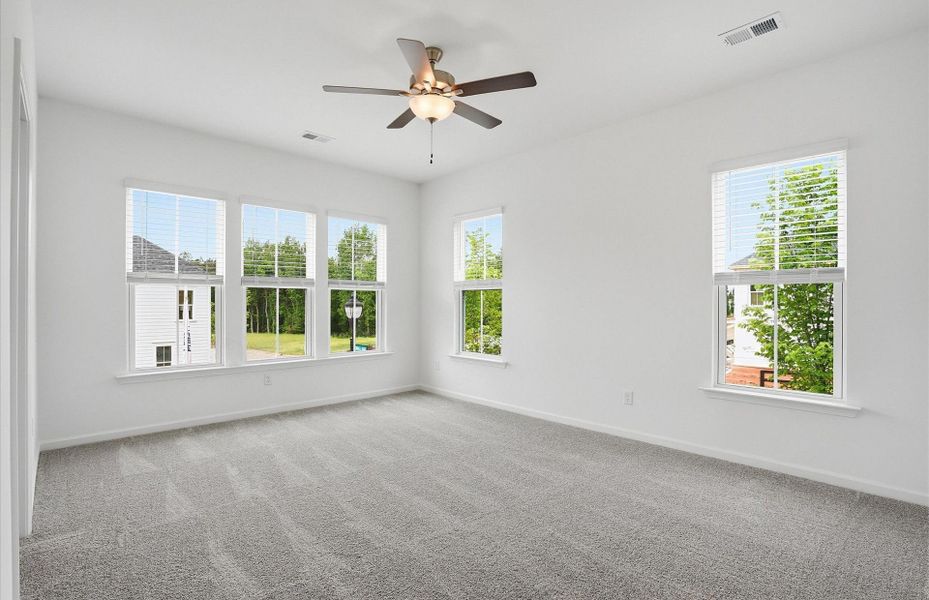 Spacious, unfurnished interior of a new home in Alston Park, Greenville (Image 18).