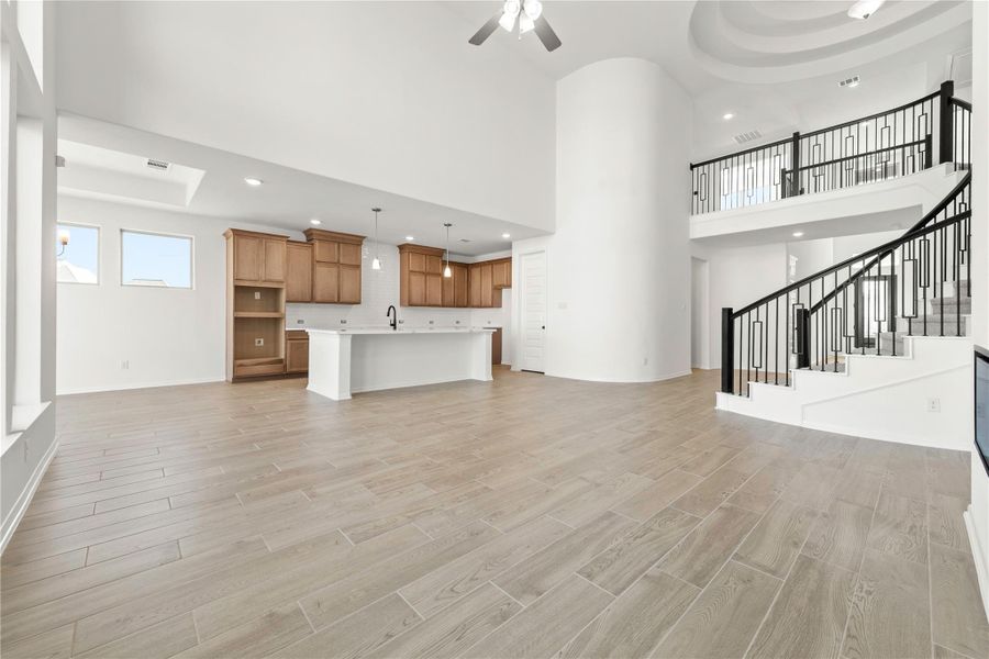 Spacious, unfurnished interior of a new home in Candela, Richmond (Image 16).