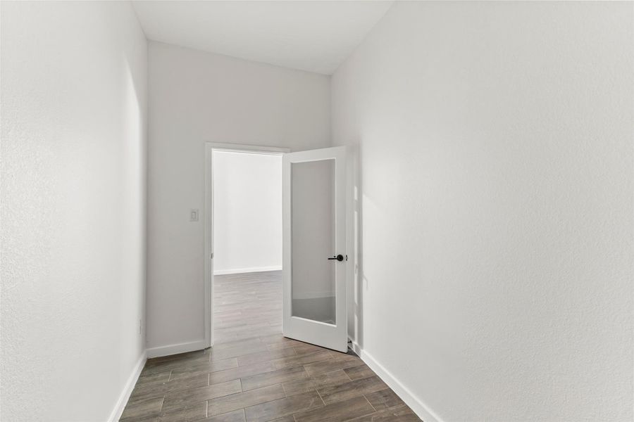 Spacious, unfurnished interior of a new home in , Conroe (Image 12).