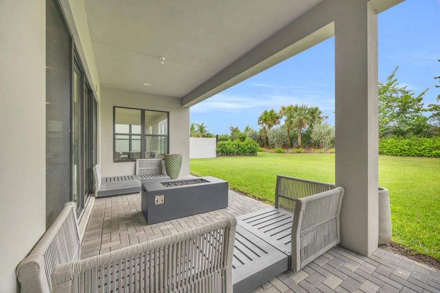 Exterior details and patio area of a home in , Boca Raton (Image 24).