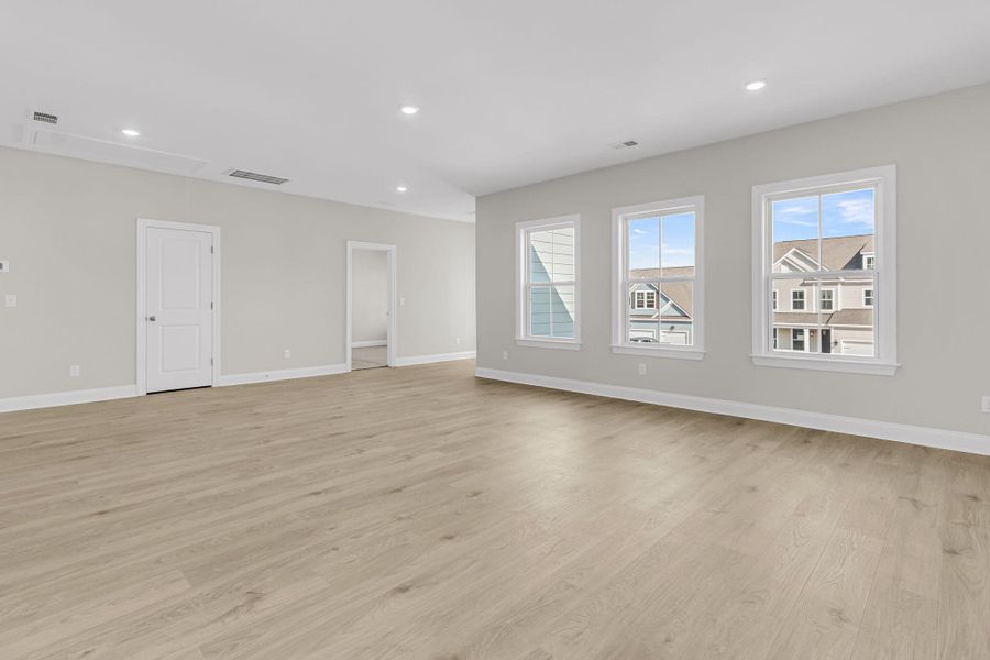 Spacious, unfurnished interior of a new home in Cherrywood Estates, Summerville (Image 50).
