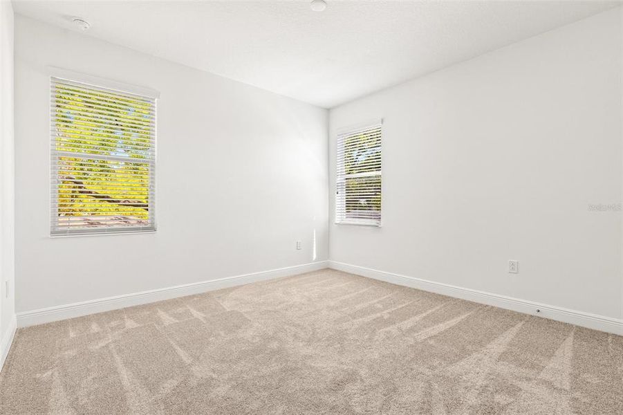 Spacious, unfurnished interior of a new home in , Tampa (Image 25).