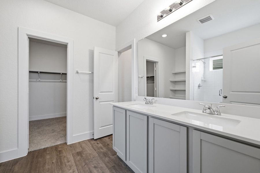 Furnished interior view inside a new home in Garden Grove, San Antonio (Image 8).