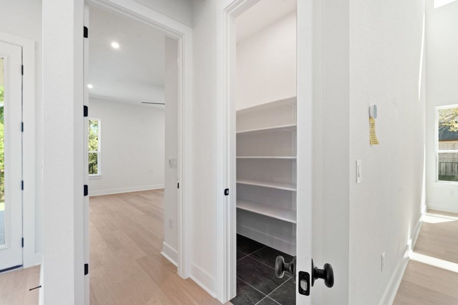 Spacious, unfurnished interior of a new home in Persimmon, Buda (Image 42).