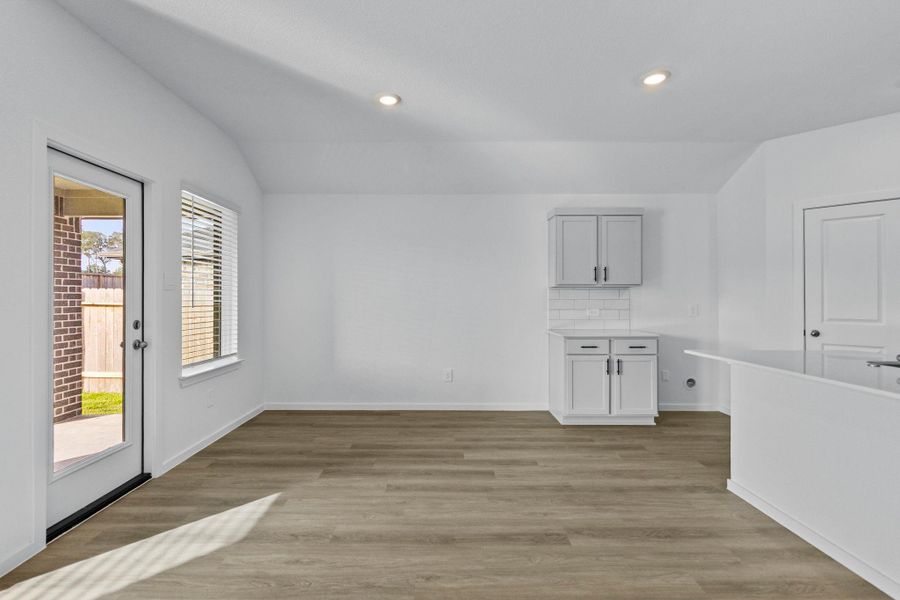 Spacious, unfurnished interior of a new home in Harrington Trails at The Canopies, Splendora (Image 17).