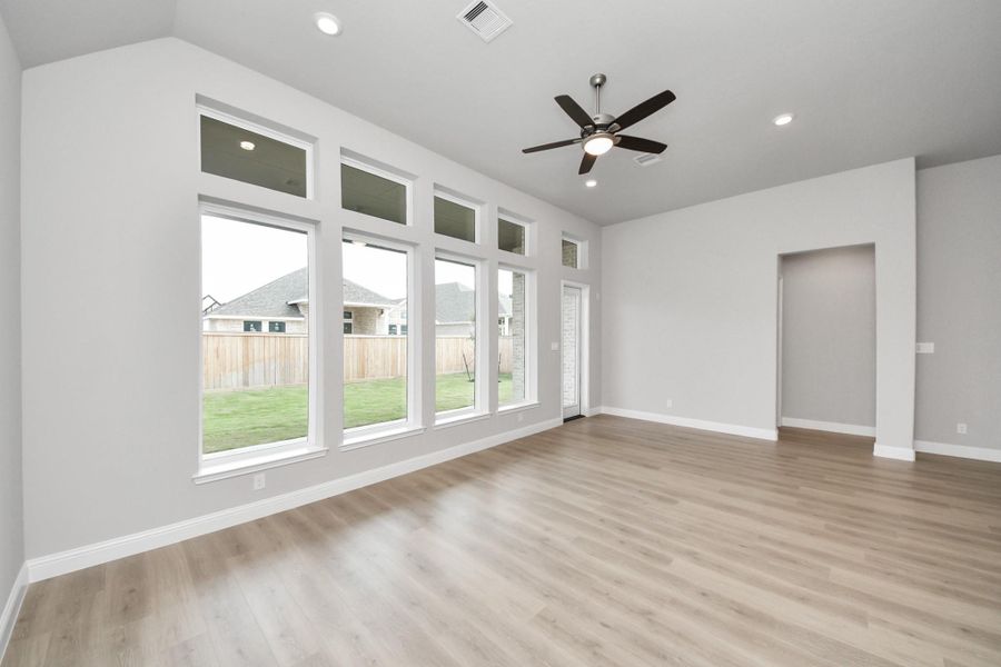 Spacious, unfurnished interior of a new home in Bridgeland: Heritage Collection, Cypress (Image 11). Spacious, unfurnished interior of a new home in Bridgeland: Heritage Collection, Cypress (Image 11).