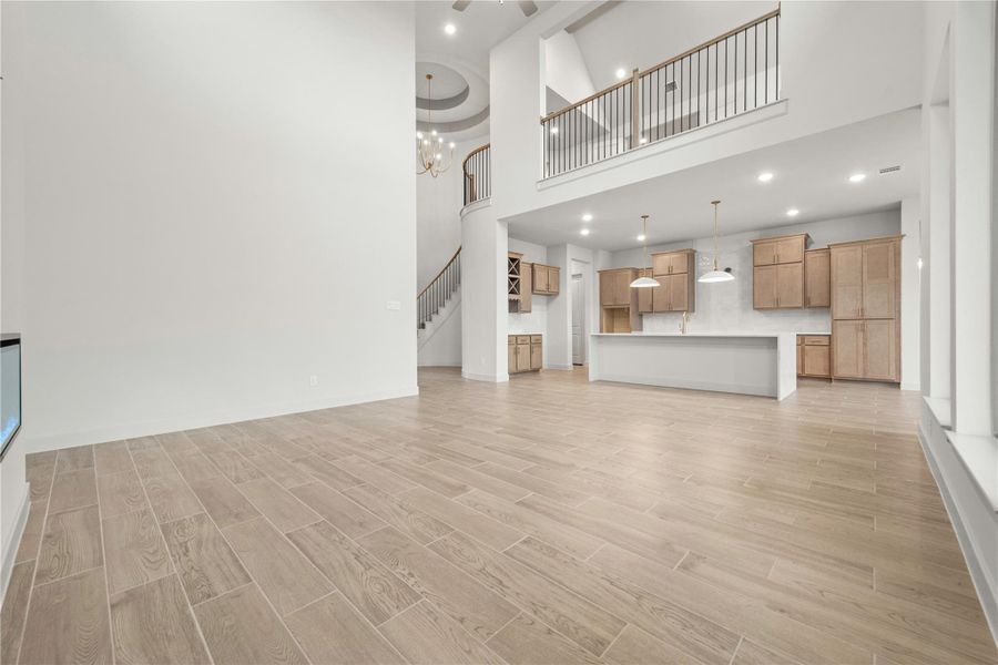 Representative image. Features, selections, and colors may vary.