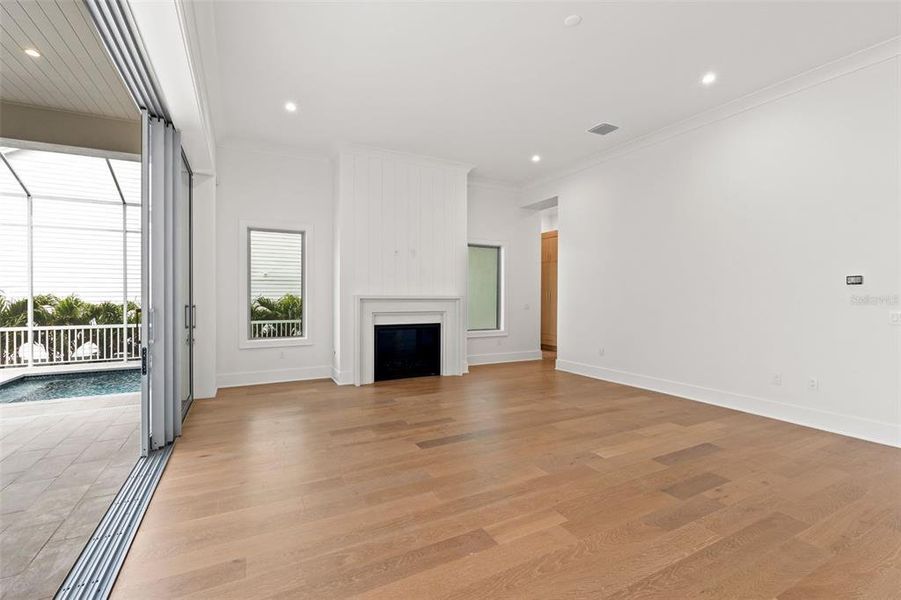 Spacious, unfurnished interior of a new home in , Tampa (Image 67).