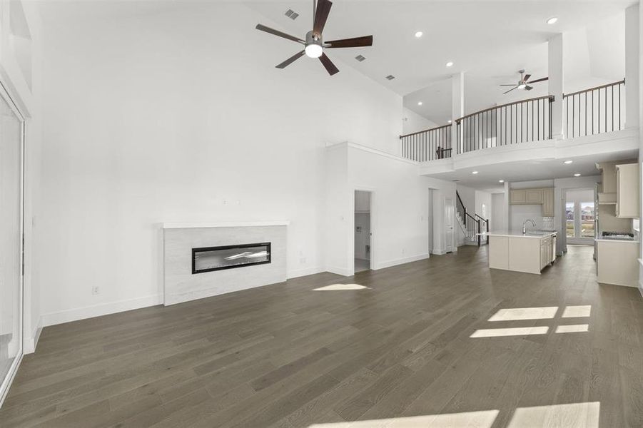 Spacious, unfurnished interior of a new home in Trails at Cottonwood Creek, Rowlett (Image 24).