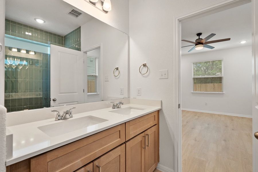 027_lnb09650_467 027_lnb09650_467