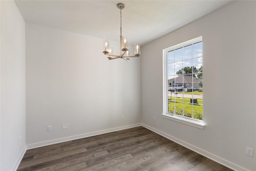 Spacious, unfurnished interior of a new home in Rockbridge East, Huntsville (Image 13).