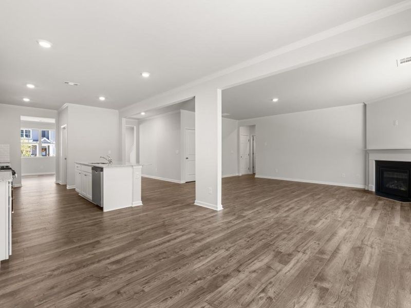 Spacious, unfurnished interior of a new home in Parkside at Carter Grove, Cartersville (Image 30).