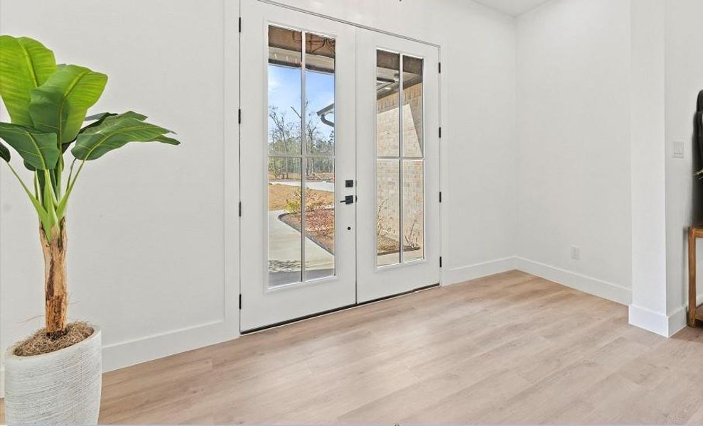 Spacious, unfurnished interior of a new home in , Conroe (Image 17).