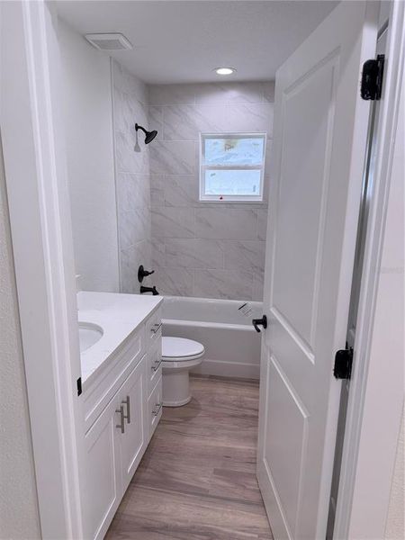 Furnished interior view inside a new home in , Ocala (Image 5).