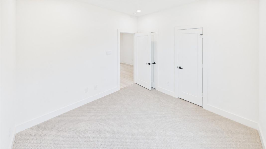 Spacious, unfurnished interior of a new home in , Houston (Image 29).