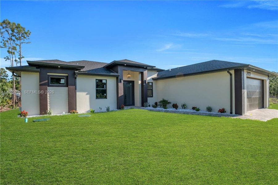 Exterior details and patio area of a home in , Lehigh Acres (Image 28).
