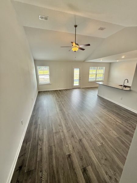 Spacious, unfurnished interior of a new home in Stone Fort Meadows, Manchester (Image 5).