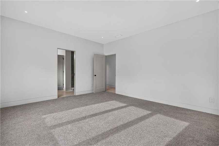 Spacious, unfurnished interior of a new home in , Dunwoody (Image 76).