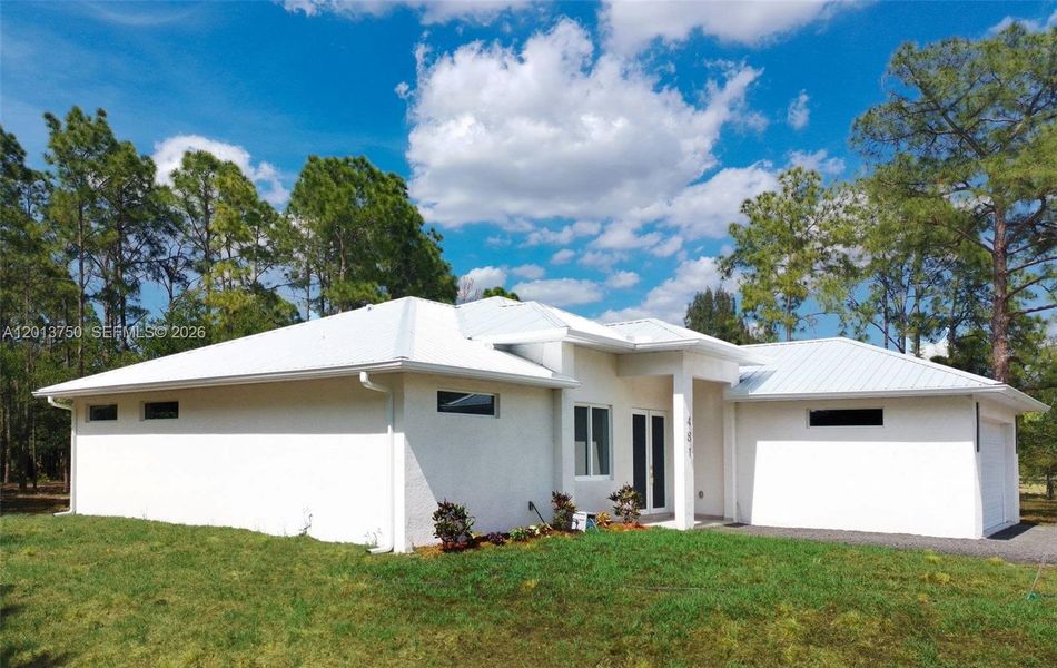 Exterior details and patio area of a home in , Clewiston (Image 3). Exterior details and patio area of a home in , Clewiston (Image 3).