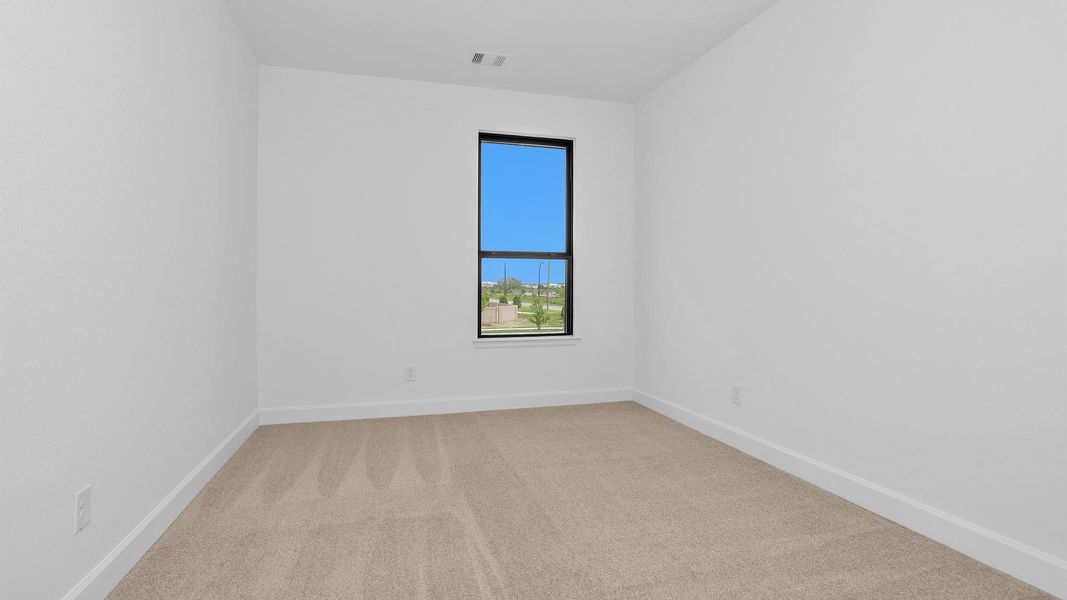 Spacious, unfurnished interior of a new home in Midline, Houston (Image 13).