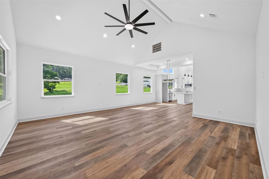 Spacious, unfurnished interior of a new home in , Huntsville (Image 33).