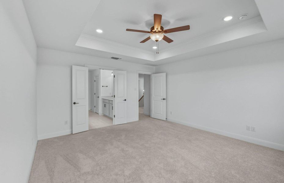 Spacious, unfurnished interior of a new home in Horizon Lake, Leander (Image 23).