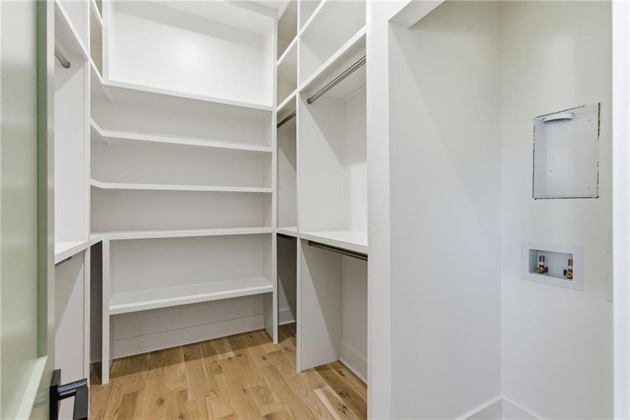 Spacious, unfurnished interior of a new home in , Marietta (Image 43).