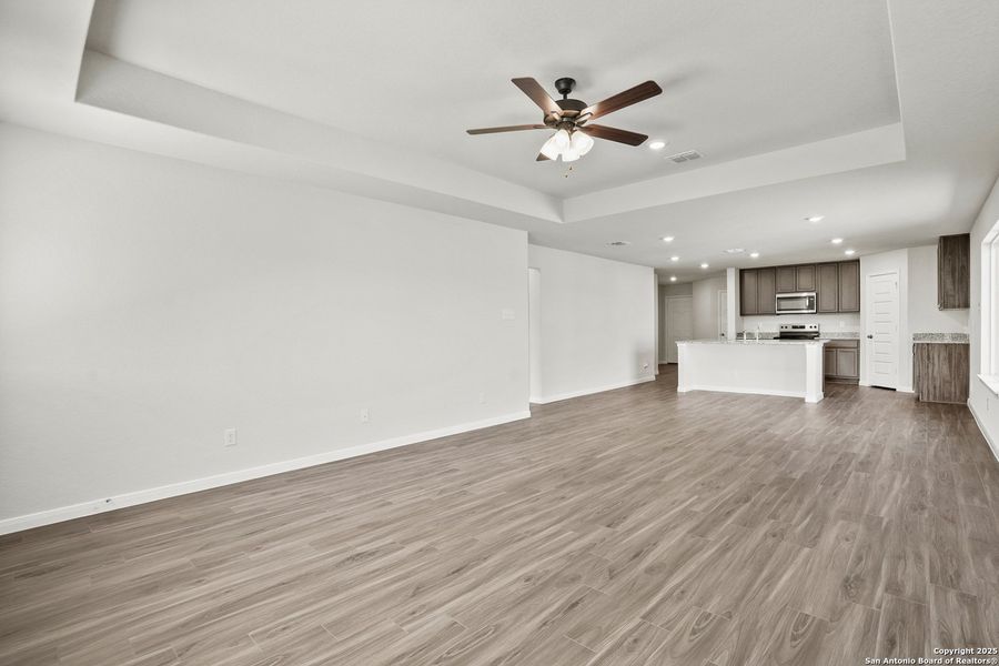 Spacious, unfurnished interior of a new home in Swenson Heights, Seguin (Image 28).