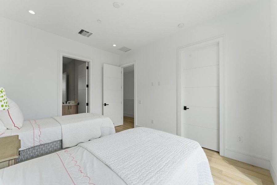 9 Dock St West Palm Beach FL 25