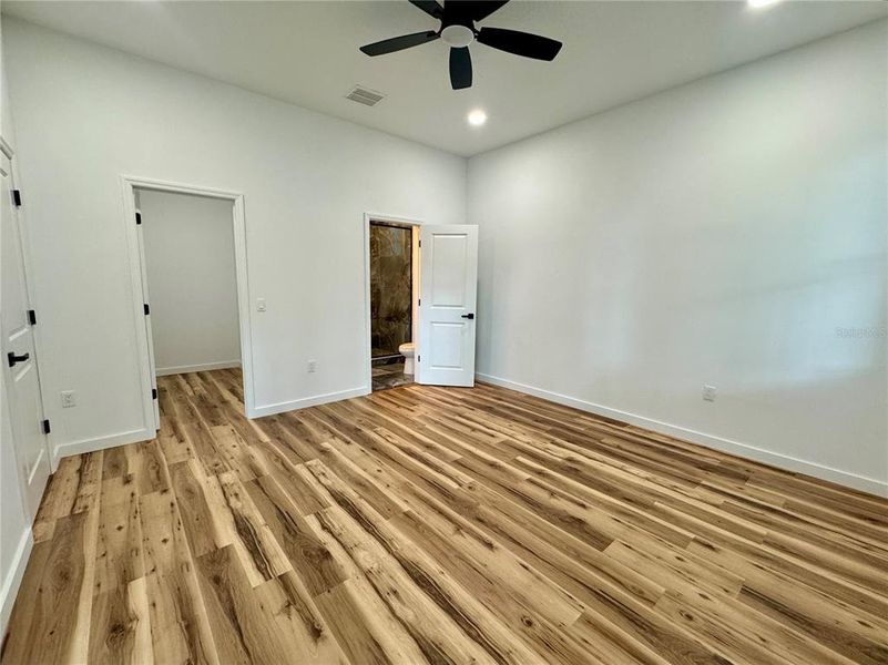 Spacious, unfurnished interior of a new home in , Safety Harbor (Image 17).