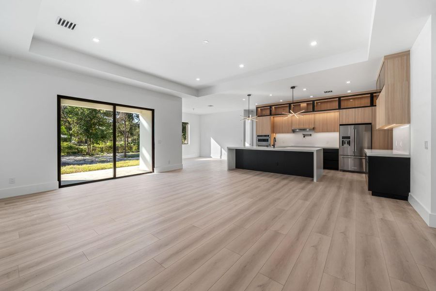 Spacious, unfurnished interior of a new home in , Loxahatchee (Image 21).