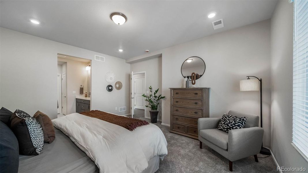 Furnished interior view inside a new home in , Aurora (Image 13).