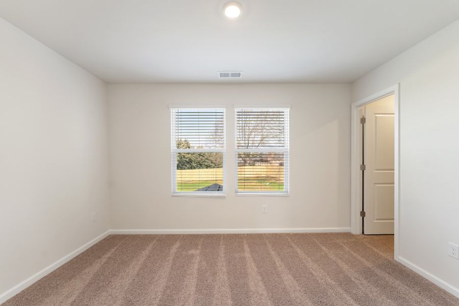 Spacious, unfurnished interior of a new home in Dove Hollow, Chesnee (Image 30).