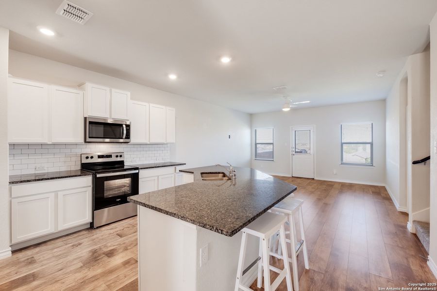 Furnished interior view inside a new home in Laurel Vistas, San Antonio (Image 7). Furnished interior view inside a new home in Laurel Vistas, San Antonio (Image 7).