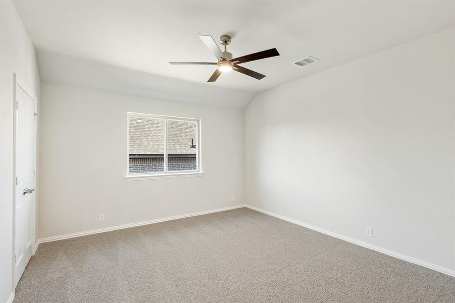 Spacious, unfurnished interior of a new home in Homestead at Daniel Farms, DeSoto (Image 34).