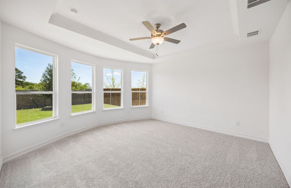 Spacious, unfurnished interior of a new home in Highland Lakes, McKinney (Image 25).