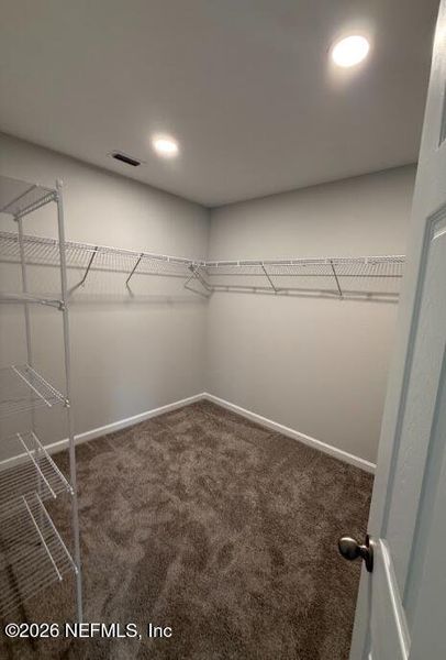 Spacious, unfurnished interior of a new home in , Jacksonville (Image 10).