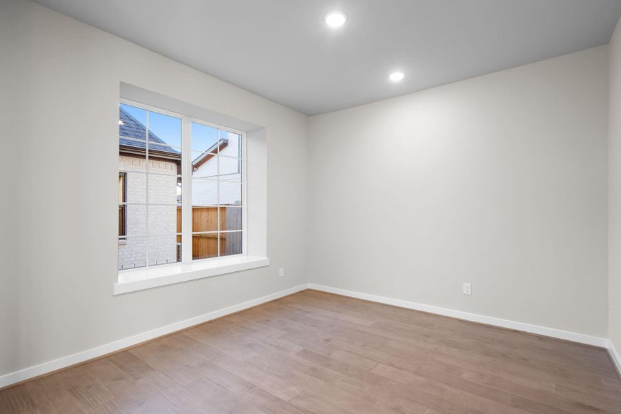 Spacious, unfurnished interior of a new home in Sienna 45', 50', Missouri City (Image 34). Spacious, unfurnished interior of a new home in Sienna 45', 50', Missouri City (Image 34).