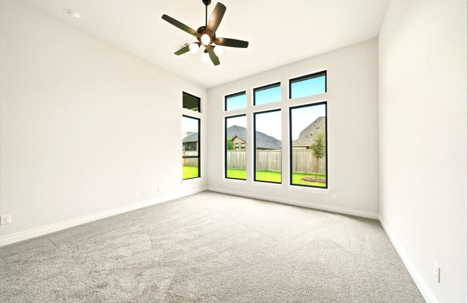 Spacious, unfurnished interior of a new home in Bridgeland 60′, Cypress (Image 27).