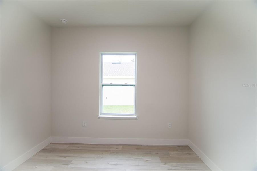 Spacious, unfurnished interior of a new home in , Ocala (Image 11).